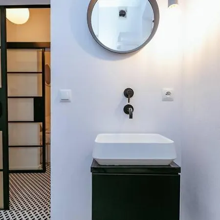 Charming Next To The Old Town!