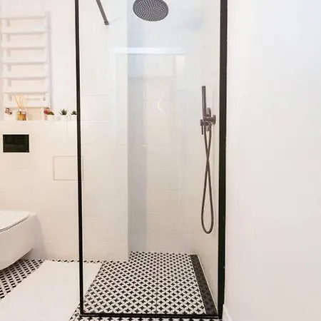 Charming Next To The Old Town!