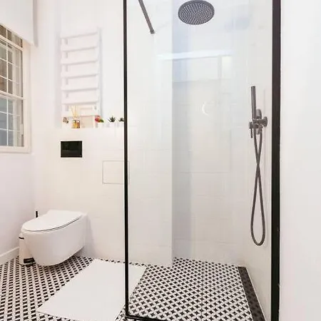 Charming Next To The Old Town! 바르샤바