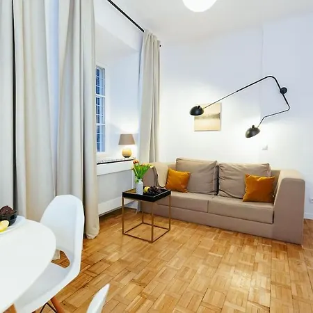 Charming Next To The Old Town! 아파트 *